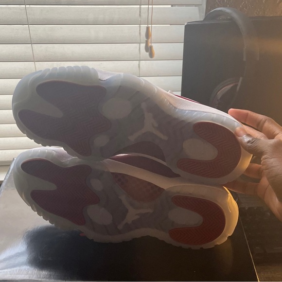 Air Jordan 11 Cherry size 9 main image 6